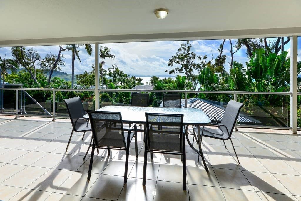 Blue Water Views 9 – Seaview Apartment on Hamilton Island