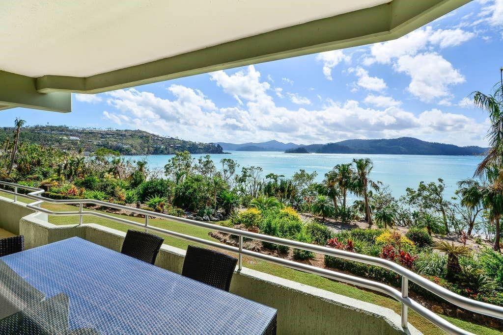 Lagoon Lodge 105 – Beachfront Apartment on Hamilton Island