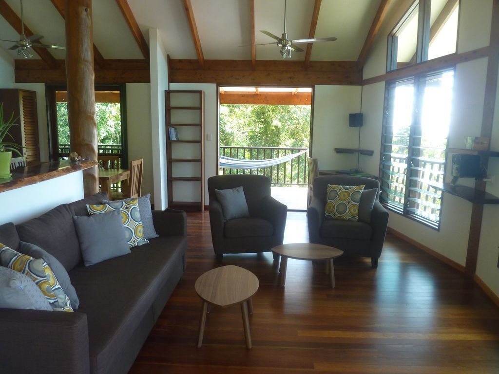 Daintree Holiday Homes - Yurara - Ocean Views and a Luxury Spa Bath for Two