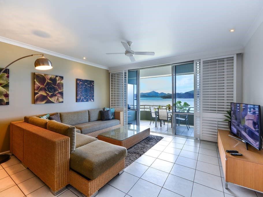 Hibiscus Apartment 208 - Beachfront Apartment on Hamilton Island