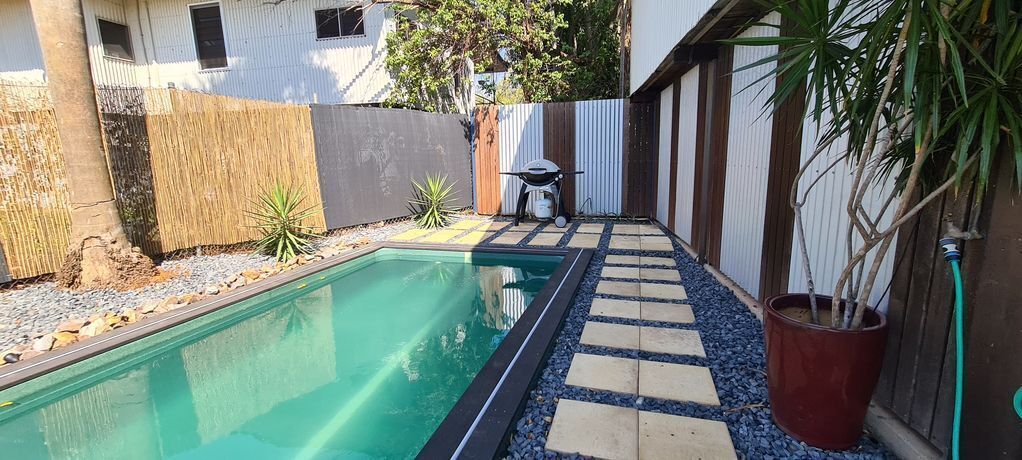 3 BEDROOM HOME & POOL / CHAMPAGNE STAYS DARWIN