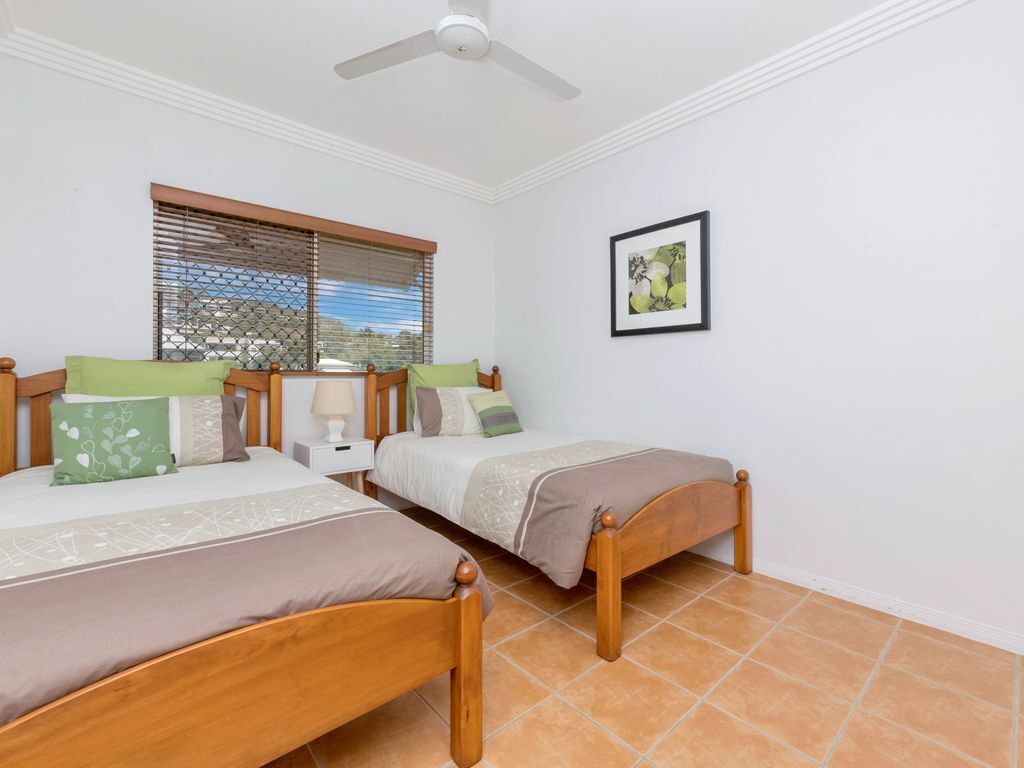 $700pw Ocean Breeze, Strand Waterview!!