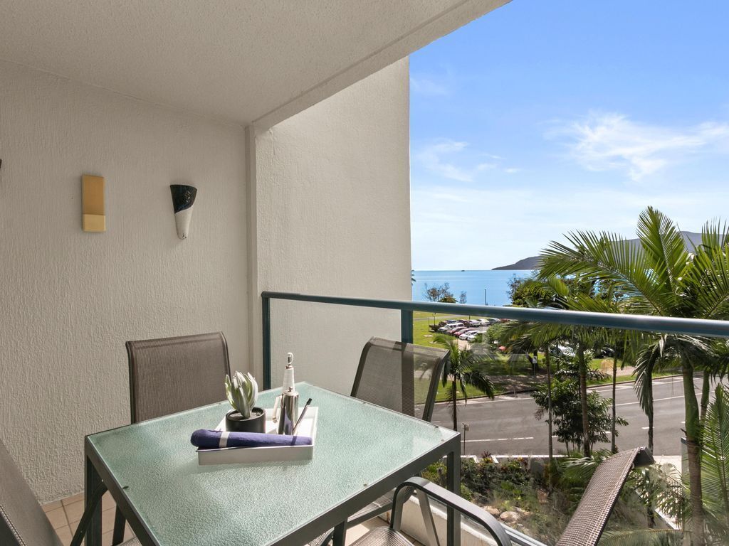 19/181 Esplanade, Cairns City - Ocean Views IN THE Cairns CBD