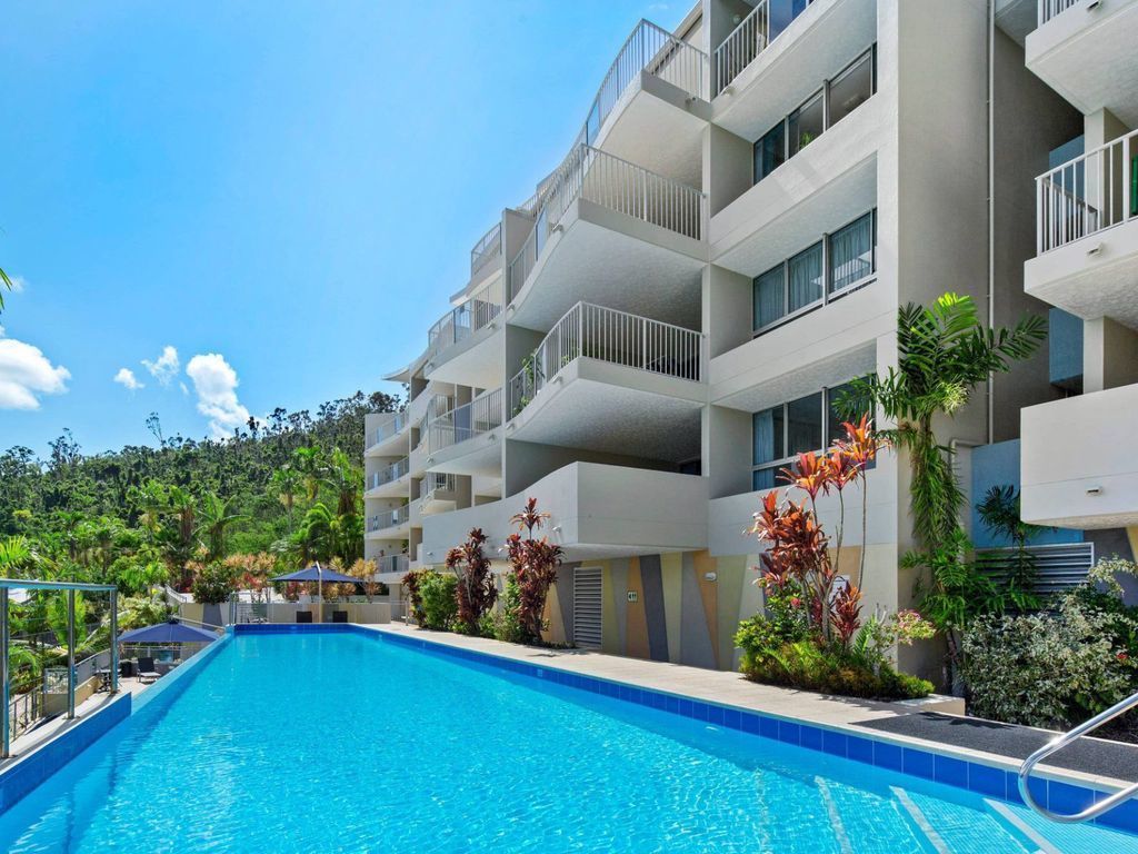 Sea Forever on Azure - Airlie Beach Central