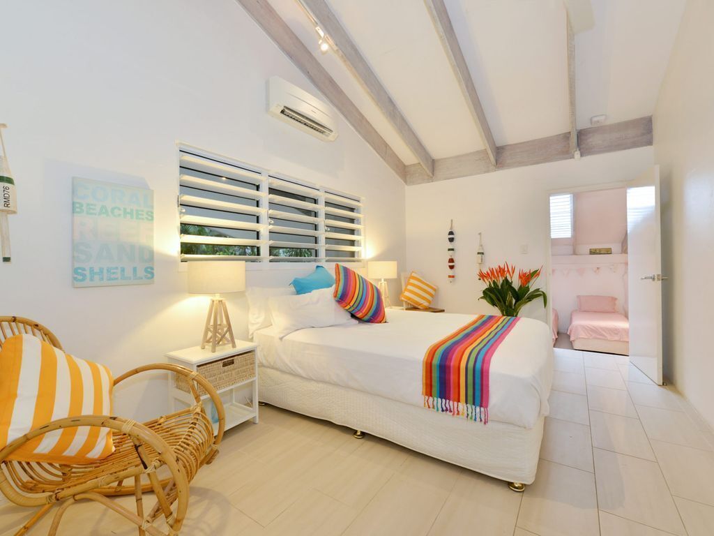 Pavilions in the Palms Heated Pool Short Path To Beach Five Bedrooms Sleeps 14