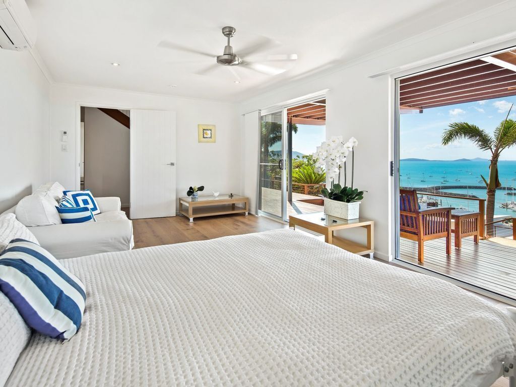 Nautilus On The Hill - Luxury Holiday Home in Central Airlie