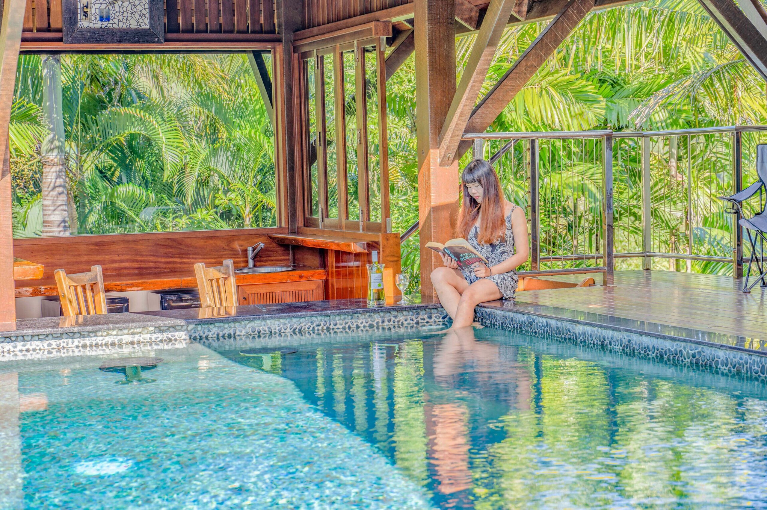 Balinese Resort Style House, sea views, wet edge pool