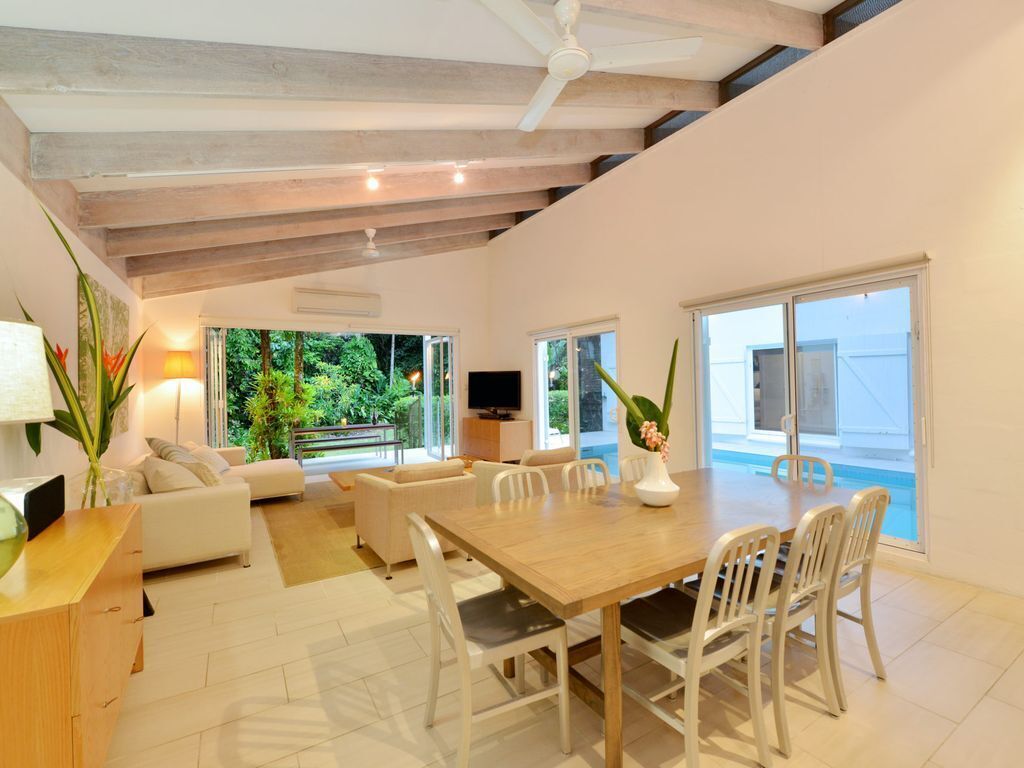 Pavilions in the Palms Heated Pool Short Path To Beach Five Bedrooms Sleeps 14