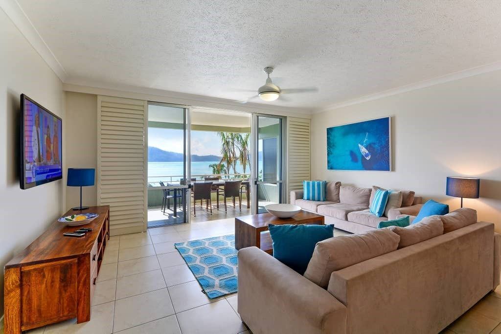 Lagoon Lodge 105 - Beachfront Apartment on Hamilton Island