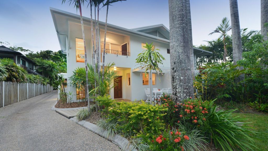 Beachfront 3 Bedroom Bliss in Port Douglas, Private and Perfect Getaway