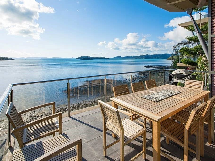 Yacht Club Villa 17 - Stunning Villa on Hamilton Island