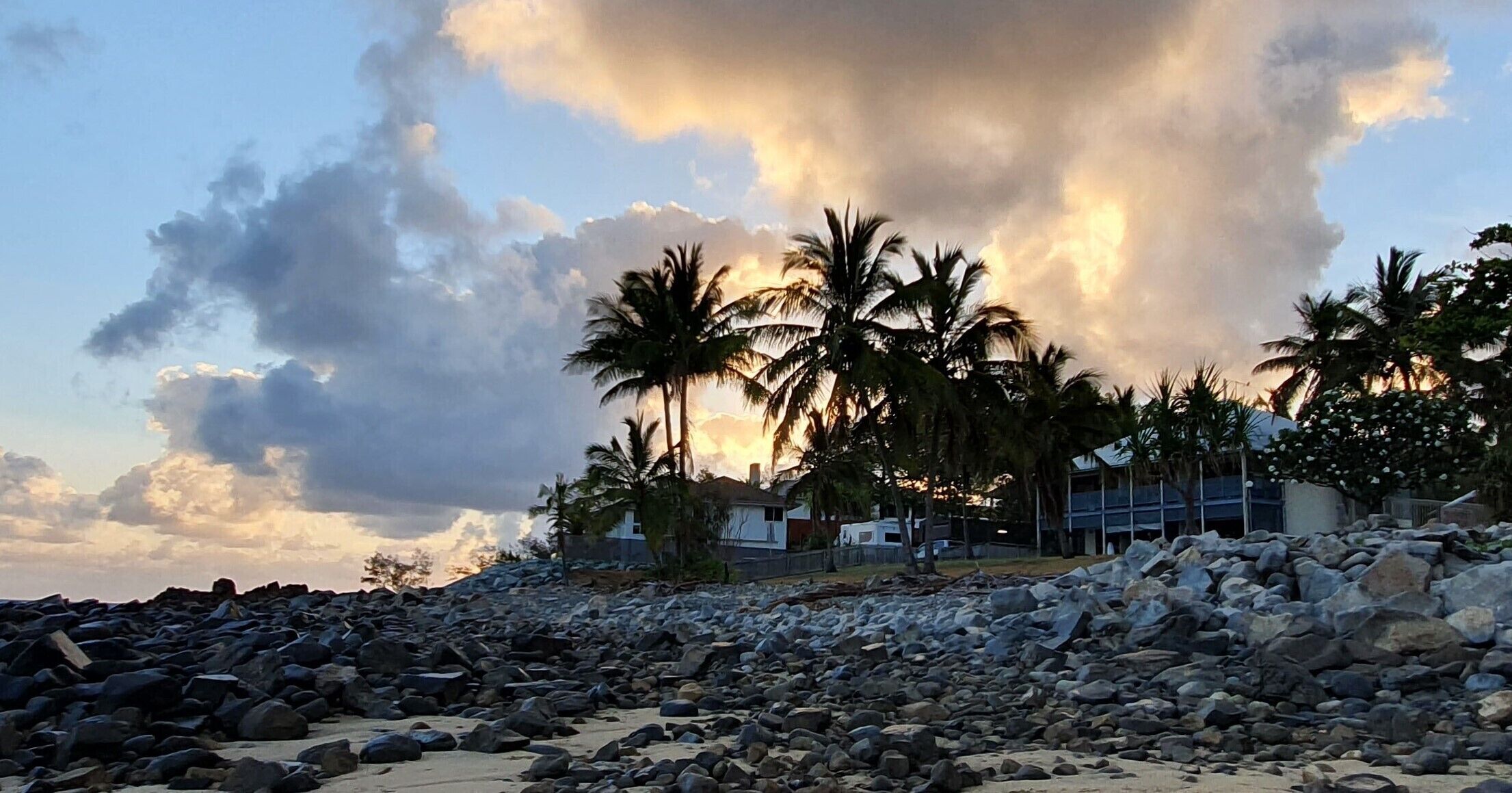 Dolphin Heads Resort-absolute Beachfront-whitsunday Getaway!