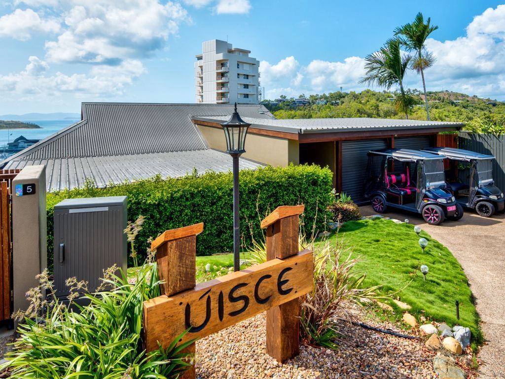 Uisce Luxury Holiday House Jacuzzi Pool Table Cinema Premium Foxtel 2 Buggies