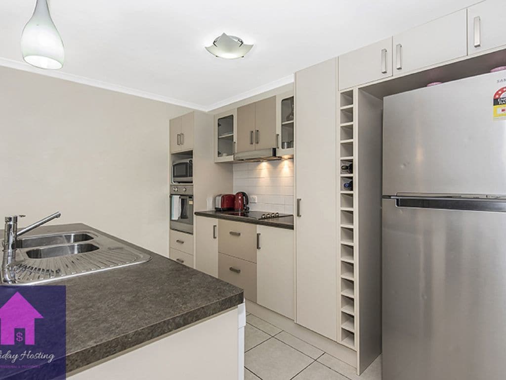 Modern Townsville Luxury - Spacious 3 BR Apartment!