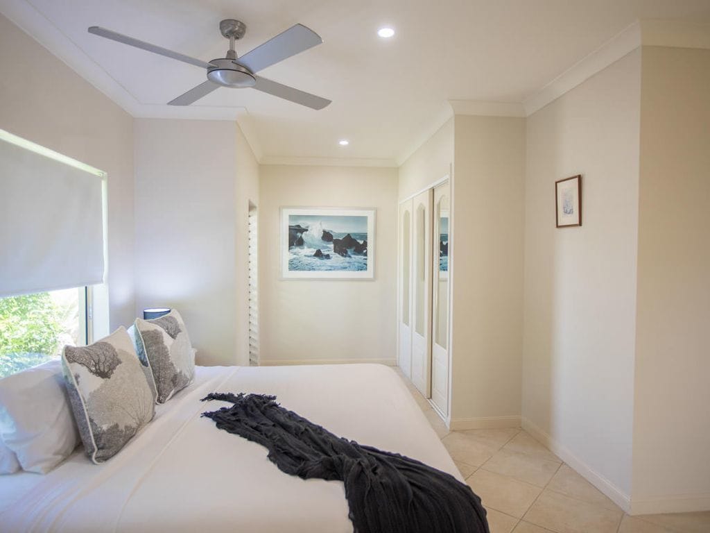 Six Beachside Port Douglas With Heated Swimming Pool & Footsteps From the Beach