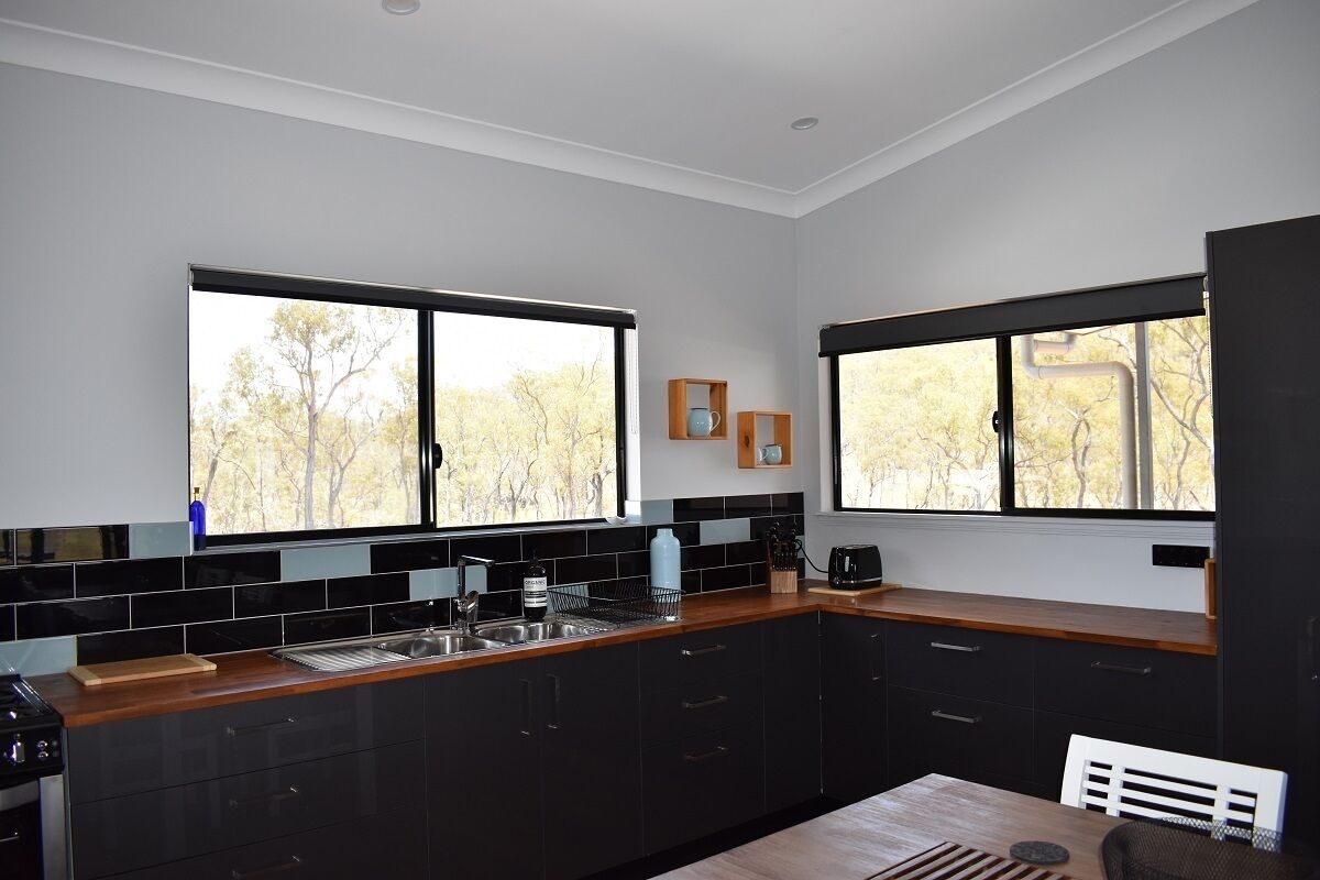 Ironbark House Dimbulah: Boutique Two Bedroom House looking over the Outback