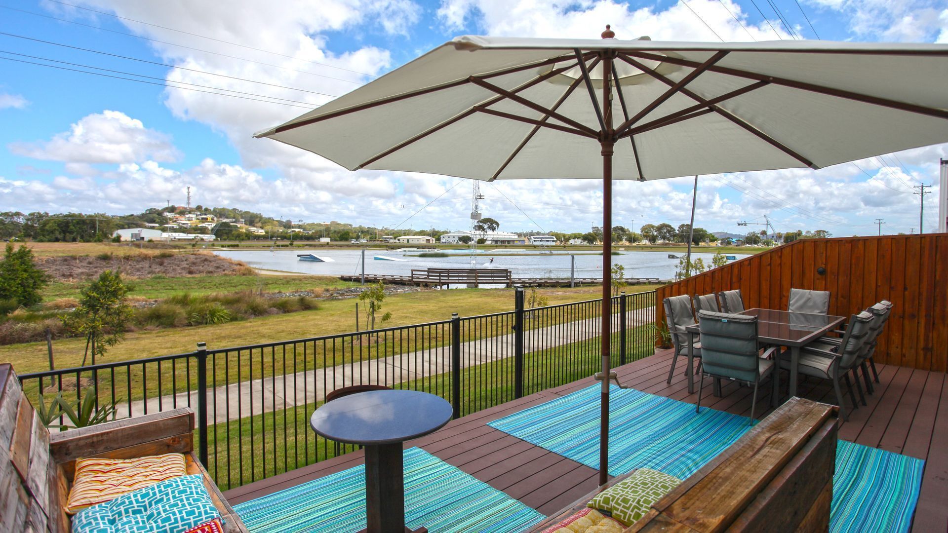 Lakeside Deck Holiday House