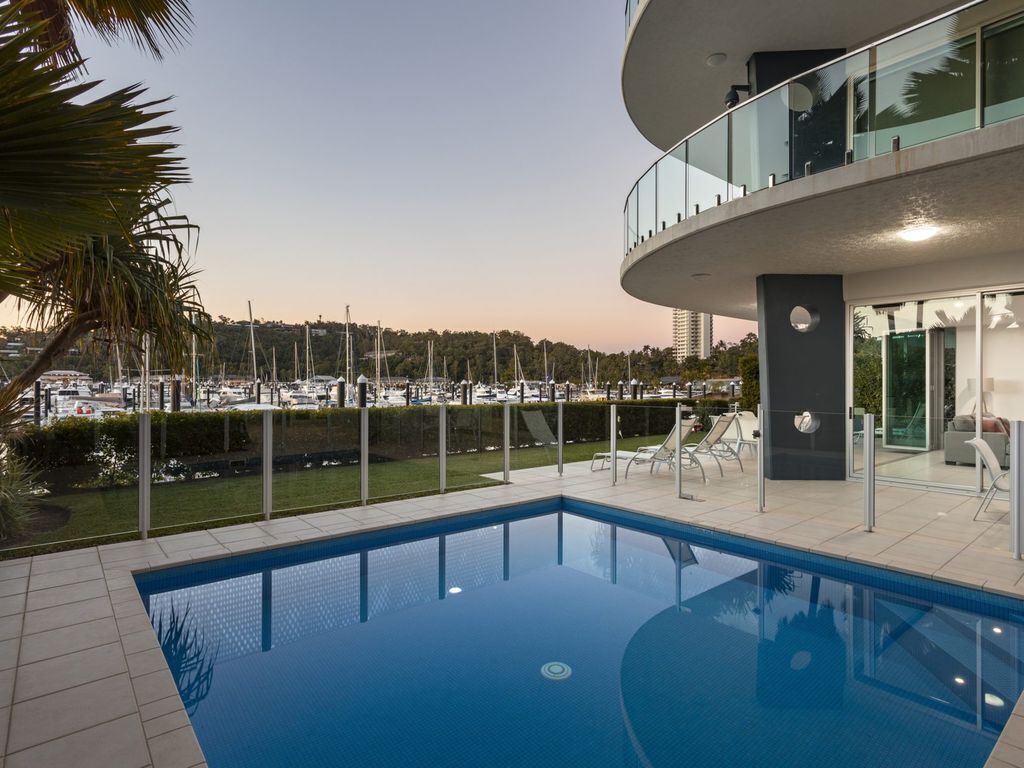 Pavillions 12 - Waterfront Spacious 4 Bedroom With Own Inground Pool And Golf Buggy