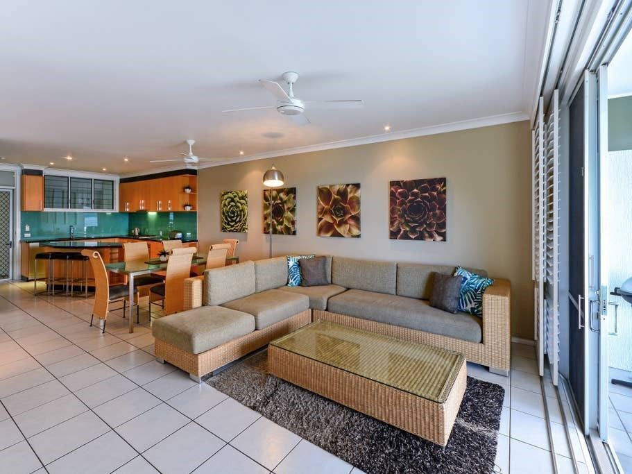 Hibiscus Apartment 208 - Beachfront Apartment on Hamilton Island