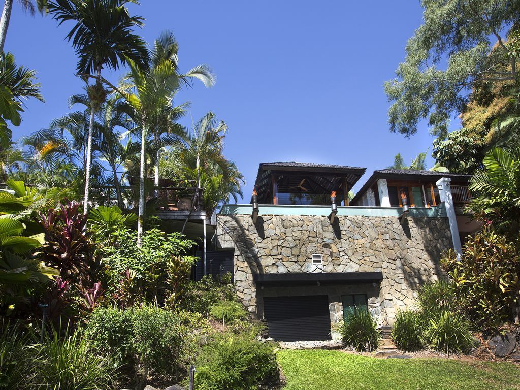 17 Wharf Street Luxury Beachfront House