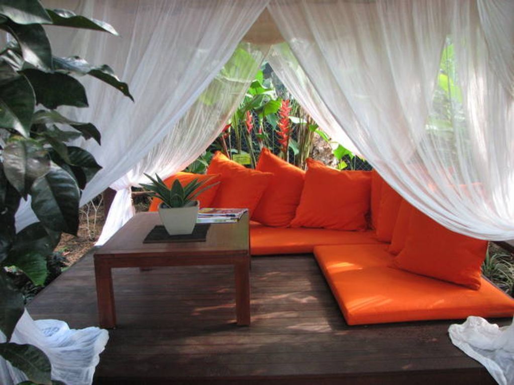 Tropical Retreat - Perfect for Families or Small Groups and pet Friendly