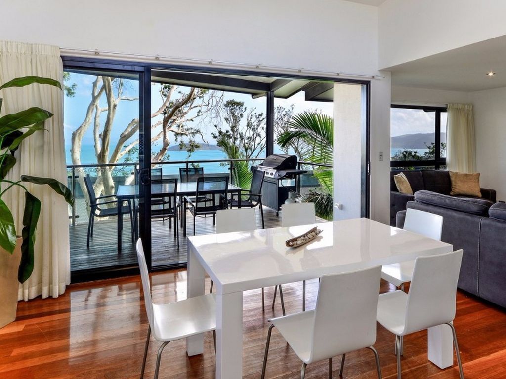 Pinnacle 1 - Seaview Apartment on Hamilton Island