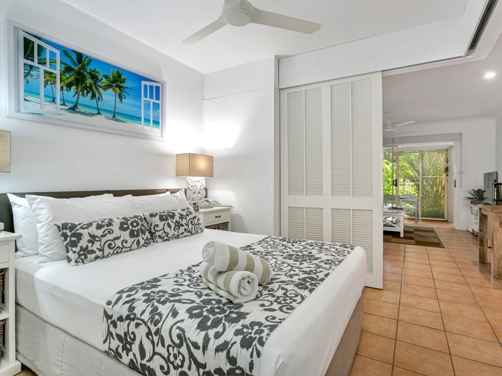 Port Douglas Apartments, Location, Location