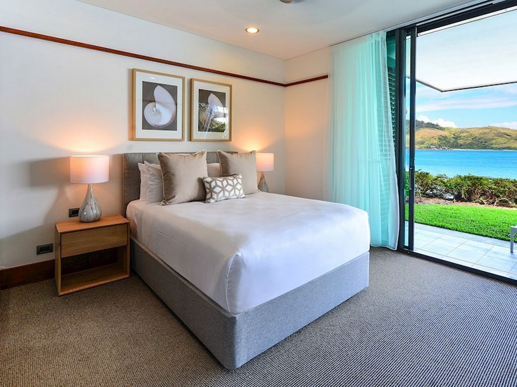 Yacht Club Villa 20 - Beautiful Ocean Front Villa on Hamilton Island