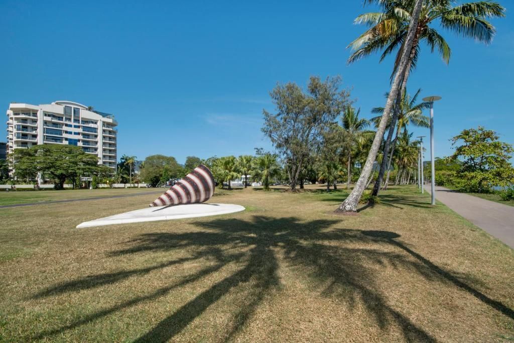 19/181 Esplanade, Cairns City - Ocean Views IN THE Cairns CBD