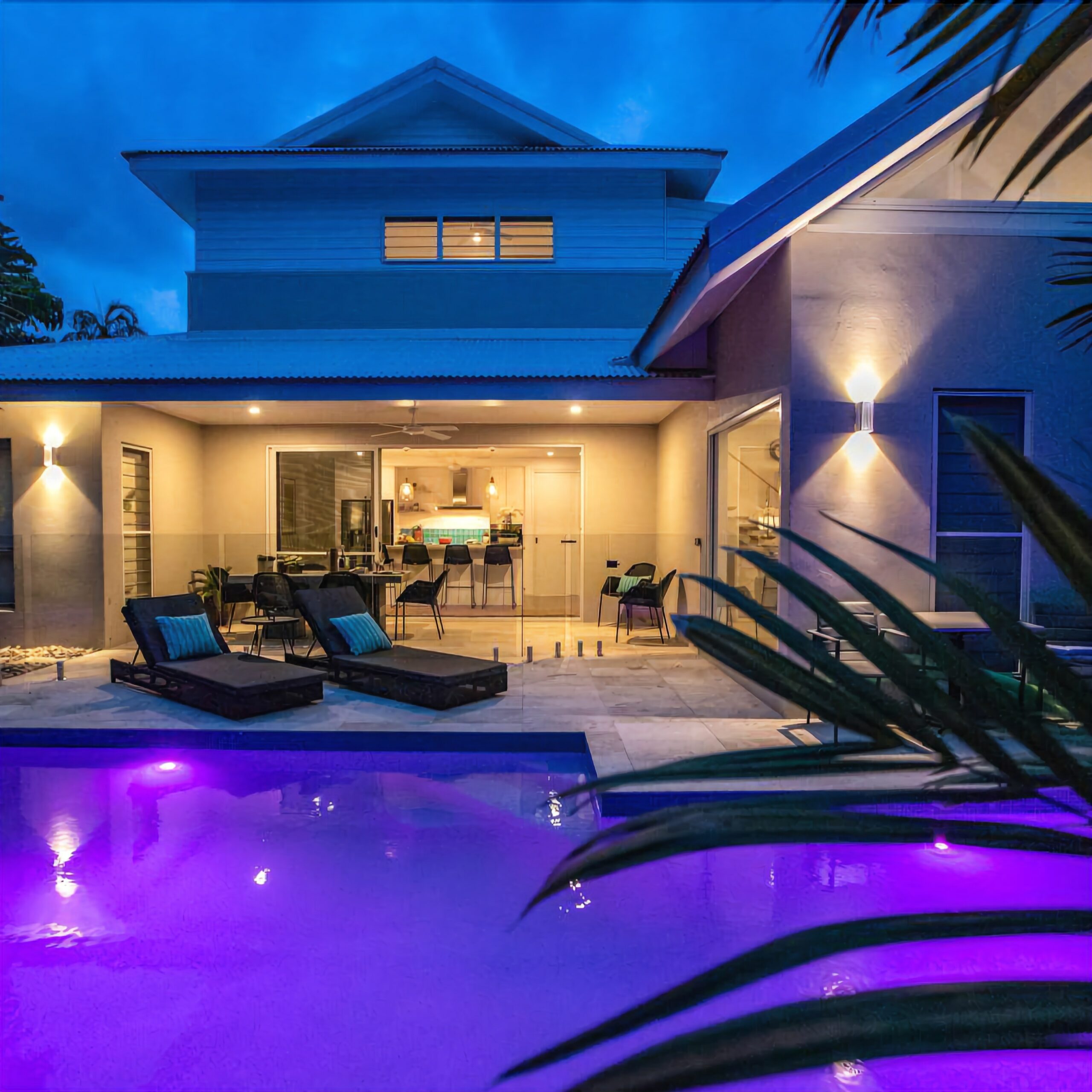 Port Beach House #2 With Tropical Private Heated Pool