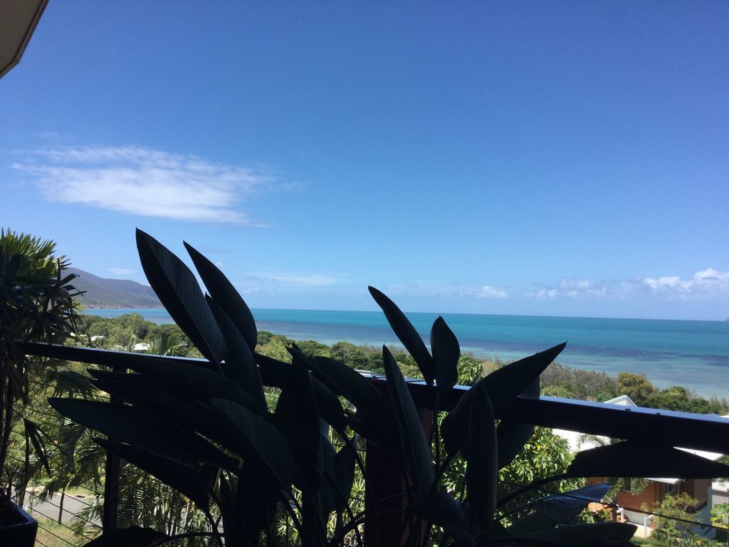 Lorikeet Lodge-private Tropical Hideaway-panoramic Views-pool and Mtrs to Beach