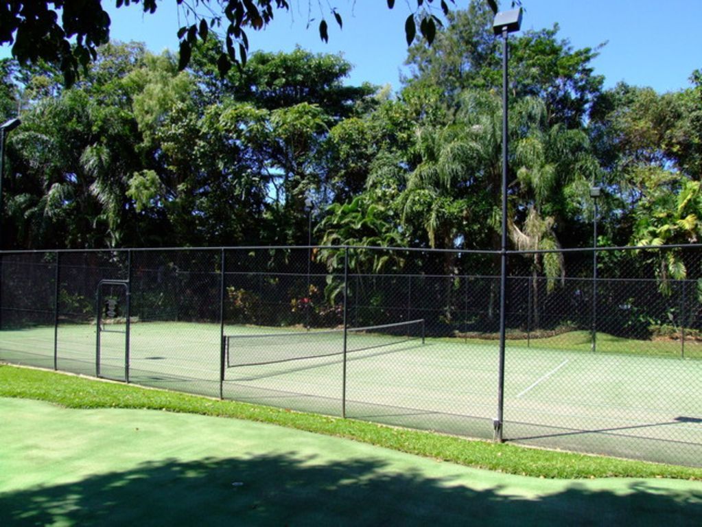 The Villa Port Douglas - 3 Beds, 3.5 Baths, Courtyard, Wifi, Netflix, Foxtel