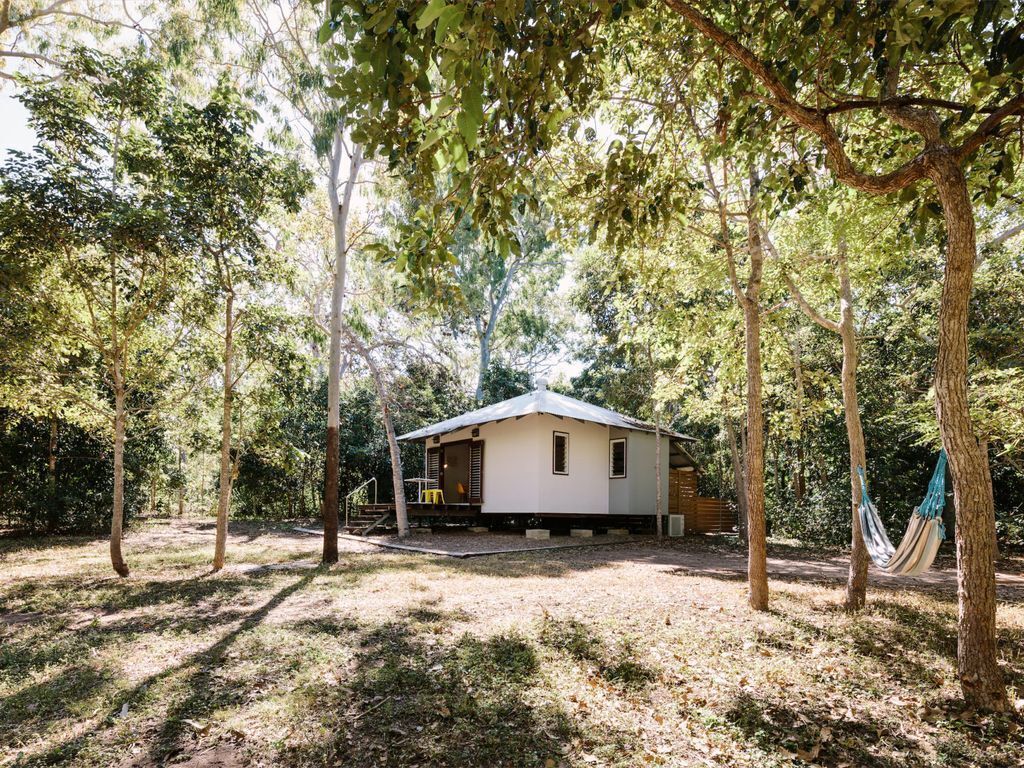 The Little Bush Hut - Nelly Bay, QLD