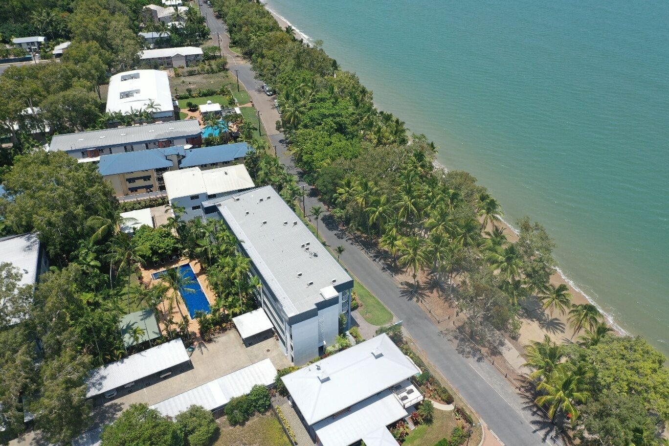 Stunning Apartment Right In Front Of The Beach!