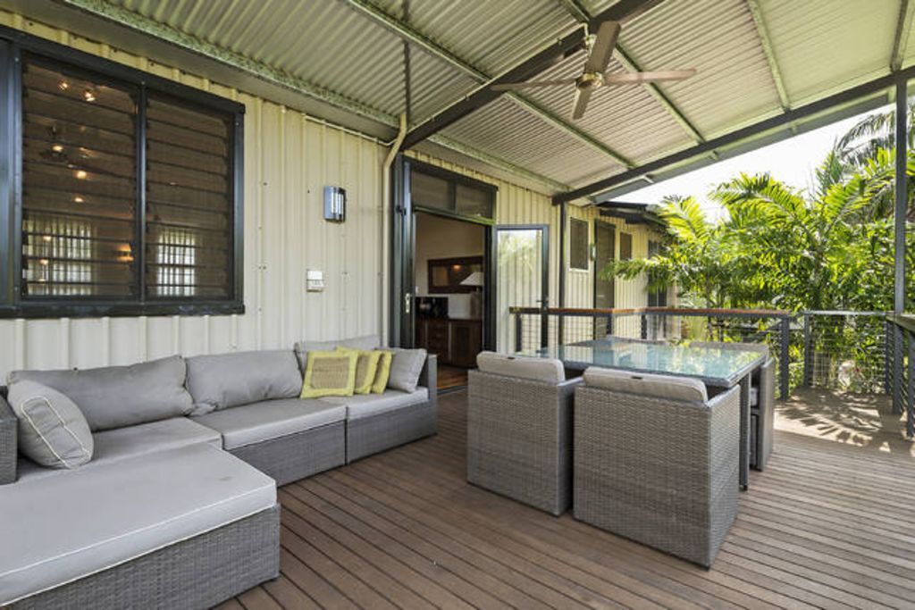 Tropical Retreat - Perfect for Families or Small Groups and pet Friendly