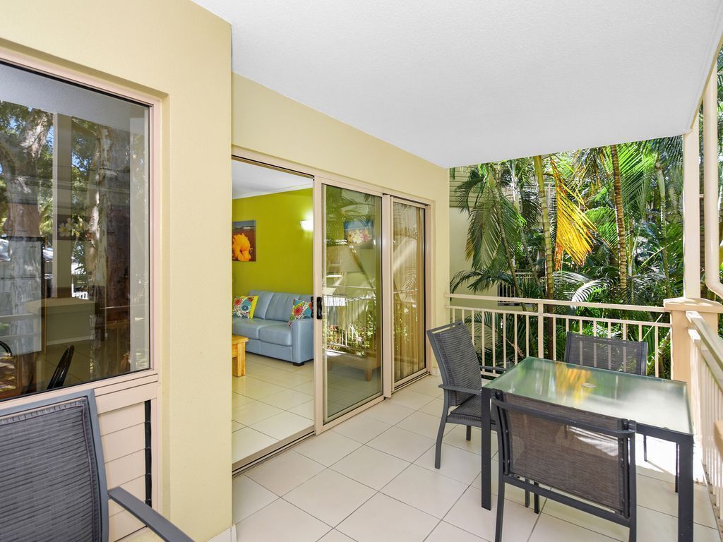 Spacious 1 Bedroom Apartment at Amphora Beachfront Resort in Palm Cove