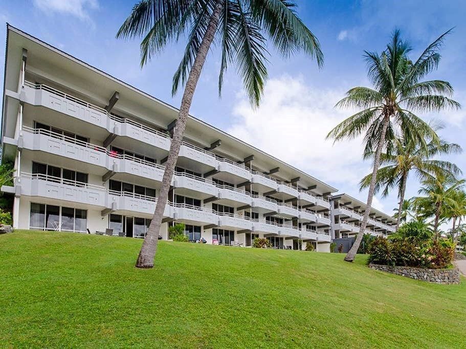 Frangipani 106 - Beachfront Apartment on Hamilton Island