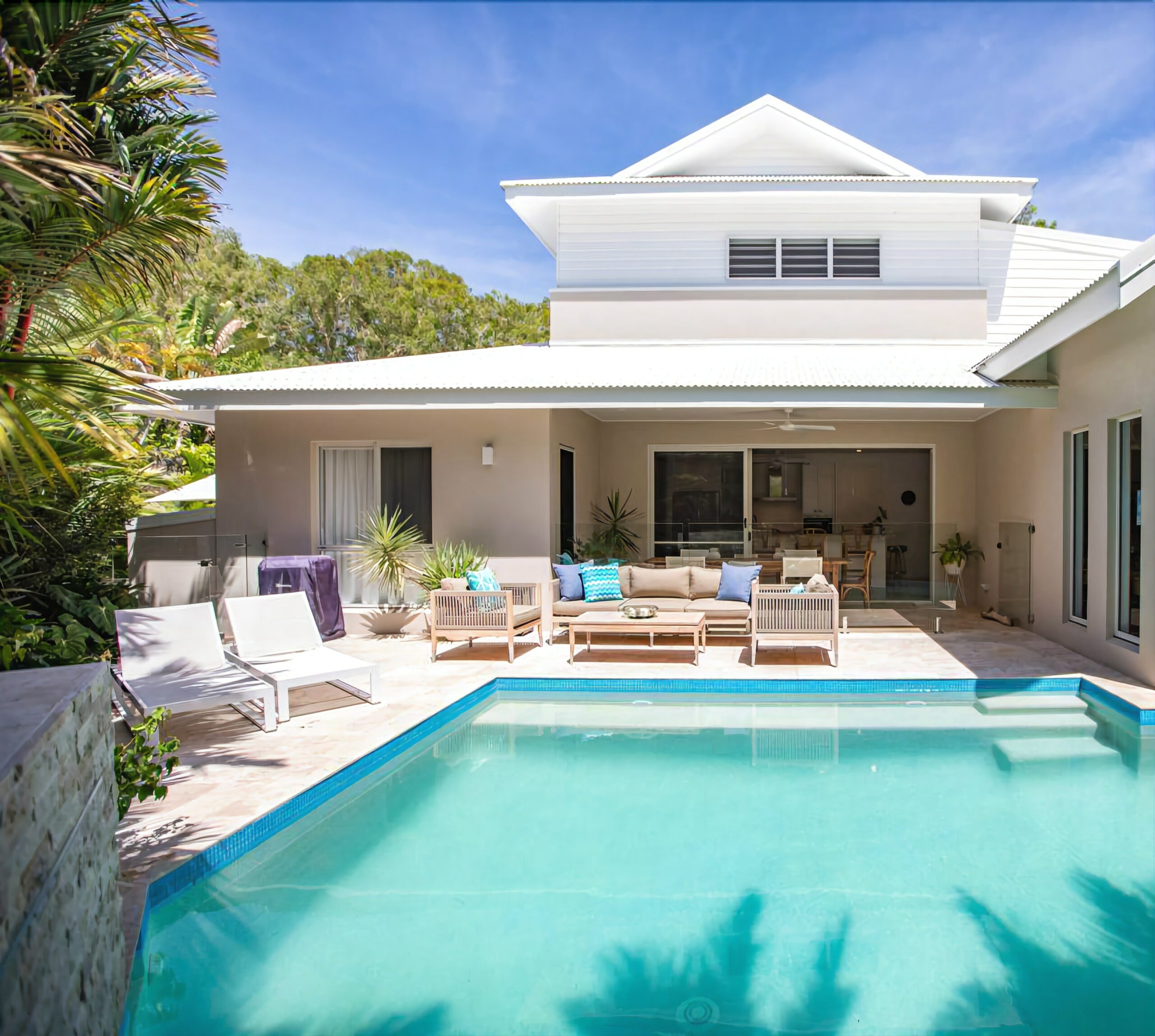 Port Beach House #4 With Private Heated Swimming Pool in Tropical Port Douglas