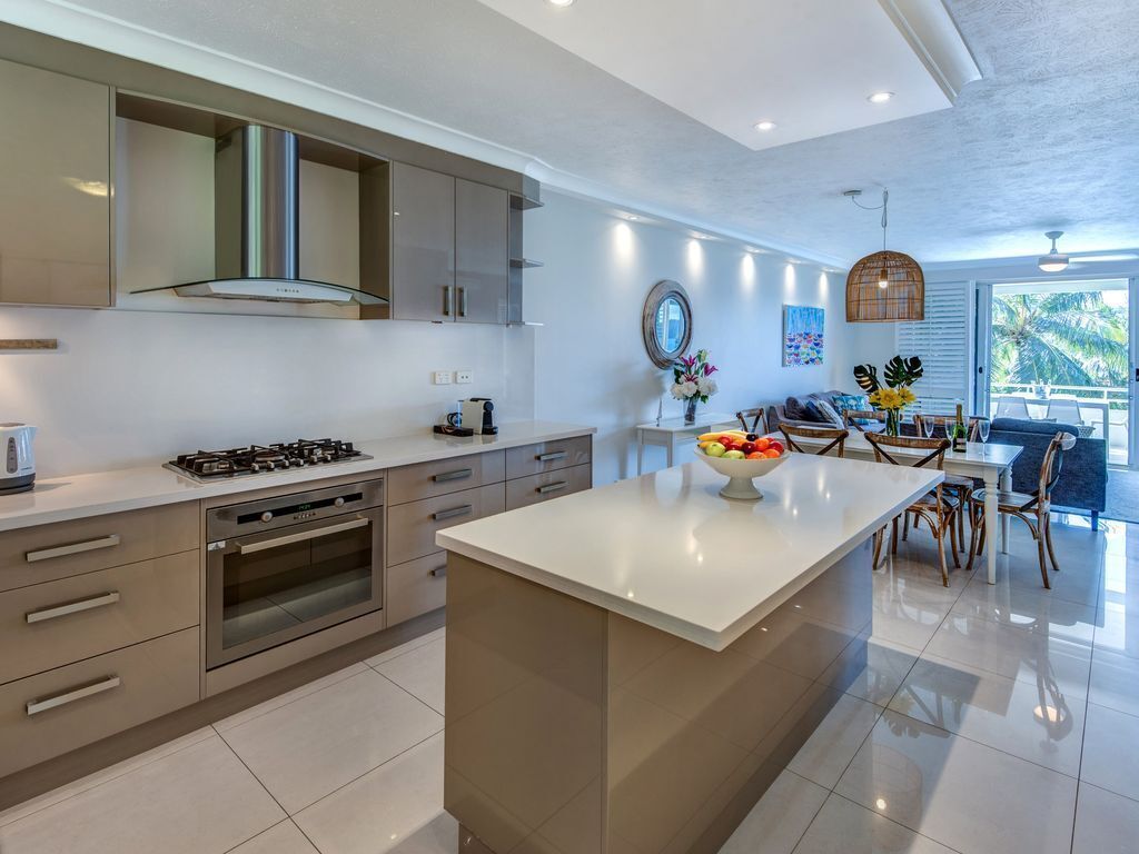 Poinciana Lodge 102 - Seaview Apartment on Hamilton Island