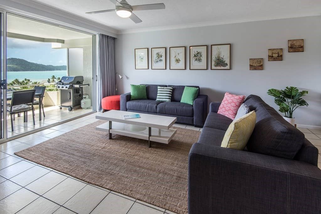 Poinciana Lodge 111 - Seaview Apartment on Hamilton Island