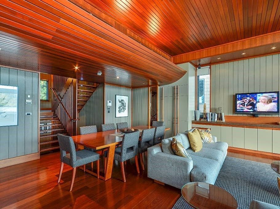 Yacht Club Villa 32 - Beautiful Villa on Hamilton Island