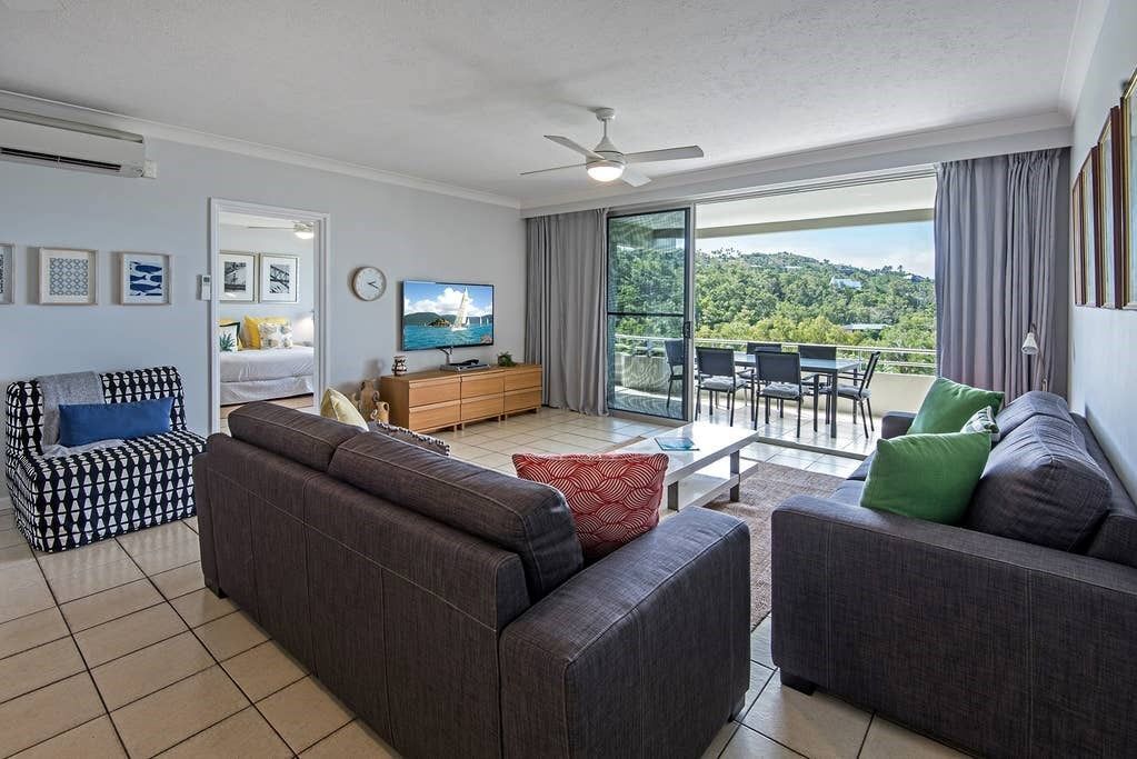 Poinciana Lodge 111 - Seaview Apartment on Hamilton Island