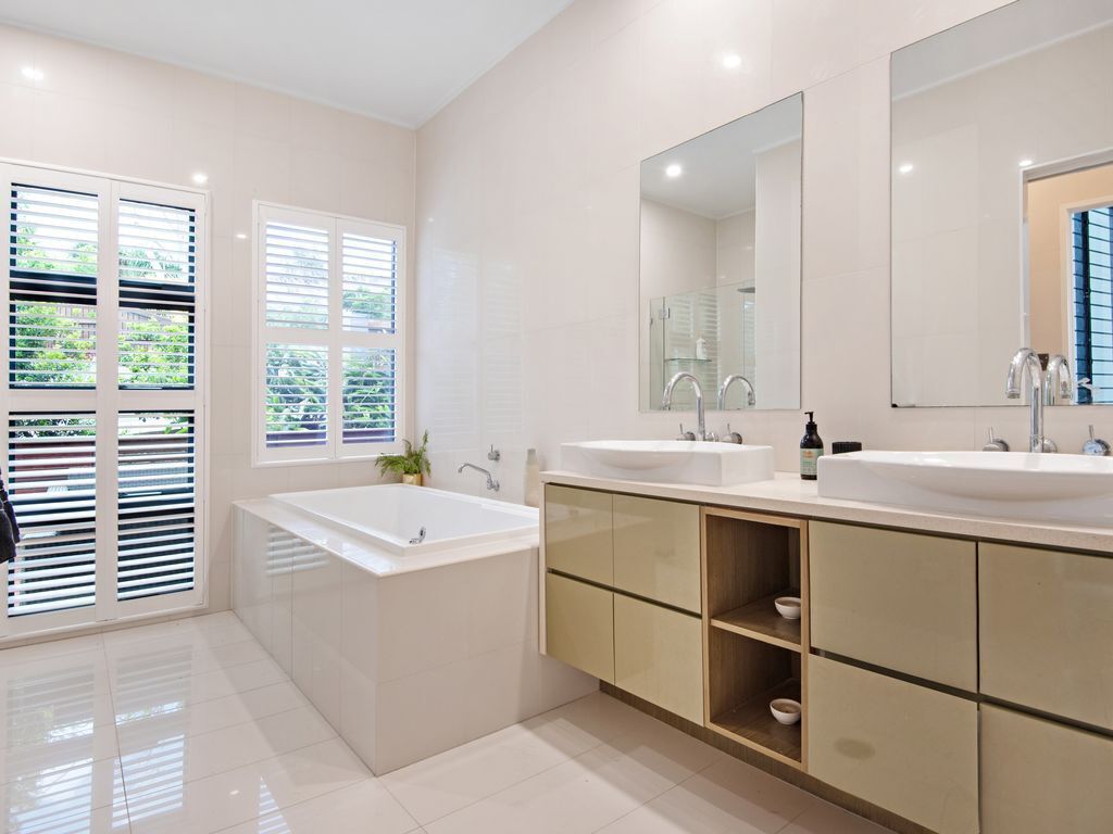 Southwinds - Stunning 7 Bedroom House on Hamilton Island