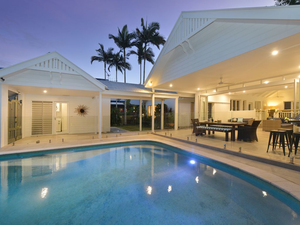 Beach Pavilions Magnificent "port Douglas" Beach House