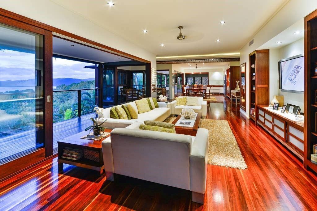 Whitsunday Waters - Beautiful Large House on Hamilton Island