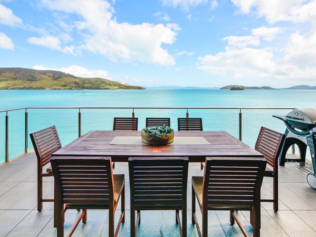 Yacht Club Villa 17 - Stunning Villa on Hamilton Island