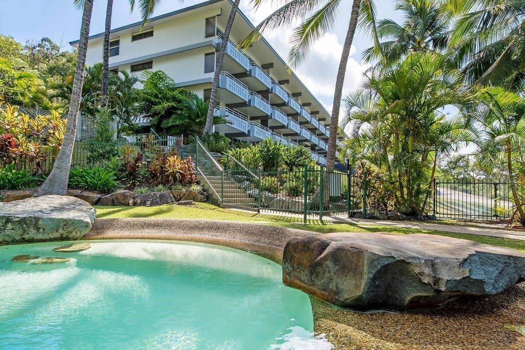 Frangipani 005 - Beachfront Apartment on Hamilton Island