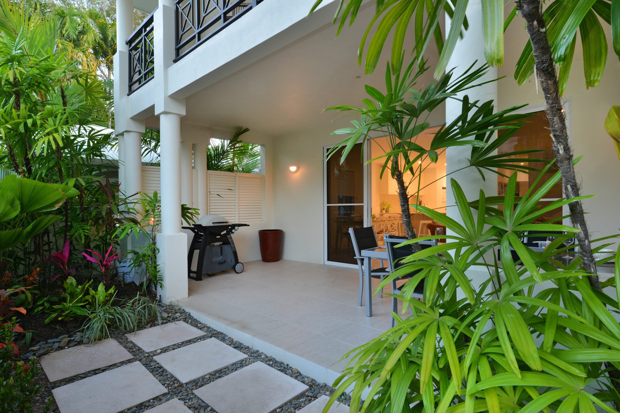 Beach View Villa- Newly renovated throughout.