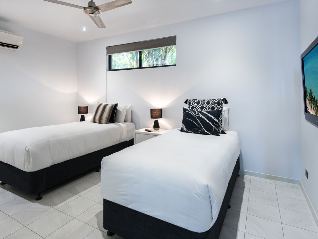 Southwinds - Stunning 7 Bedroom House on Hamilton Island