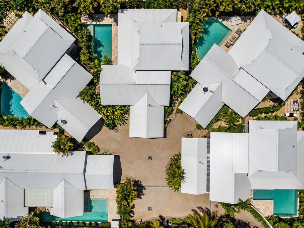 Port Beach House #4 With Private Heated Swimming Pool in Tropical Port Douglas